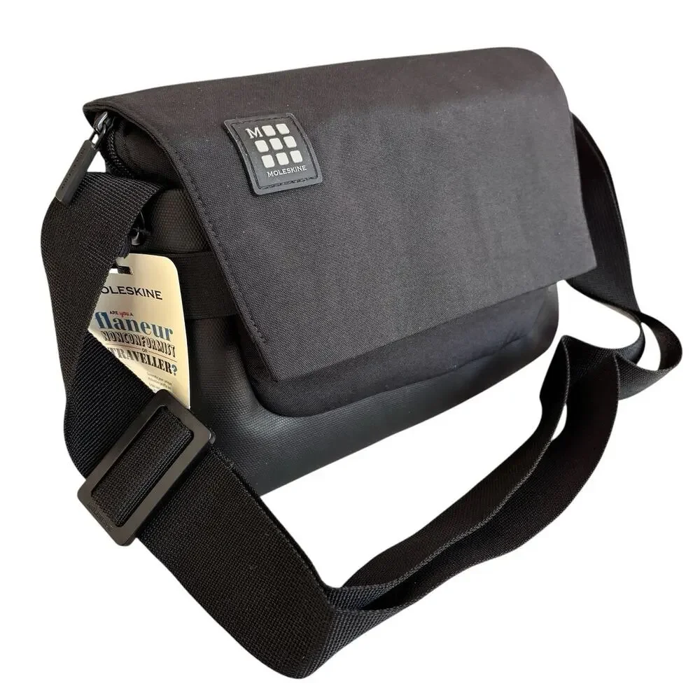 NWT Moleskine ID Collection Reporter Bag. Fits Devices 11” Black Water Resistant